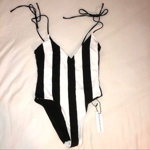 NWT ! SIAN SWIMWEAR ZAVANNAH BLACK+WHITE ONE PIECE